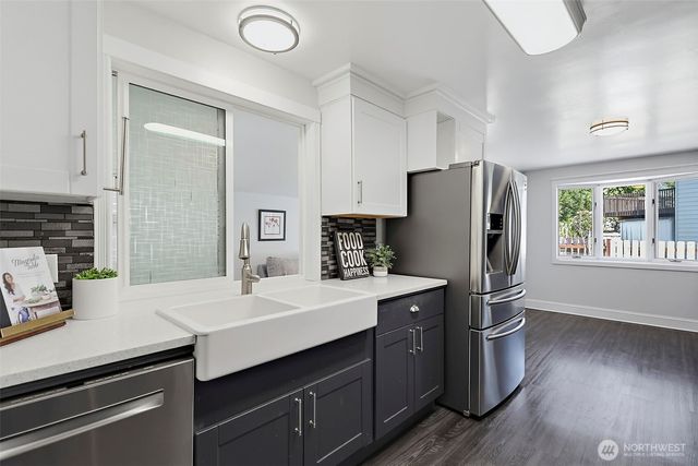 914 S 30th Place, Renton, WA 98055