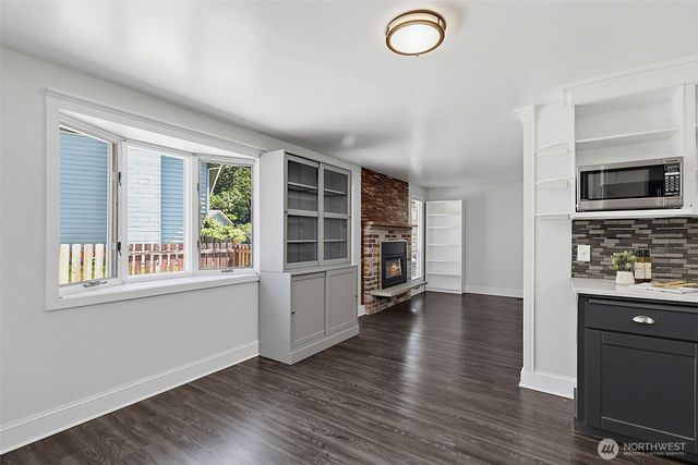 914 S 30th Place, Renton, WA 98055