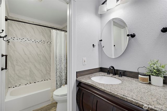 914 S 30th Place, Renton, WA 98055