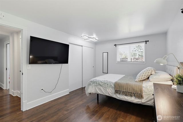 914 S 30th Place, Renton, WA 98055