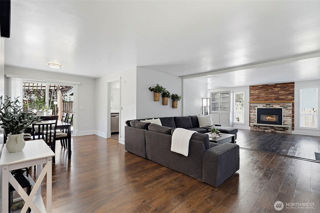 914 S 30th Place, Renton, WA 98055