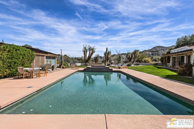 1850 Smoke Tree Lane, Palm Springs, CA 92264