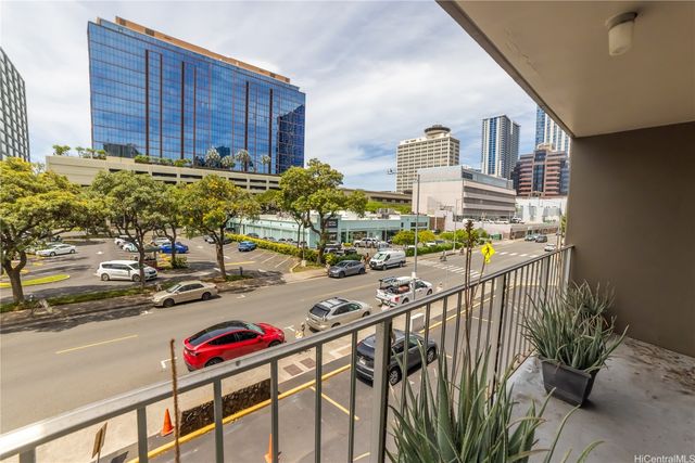 731 Amana Street 303, Honolulu, HI 96814