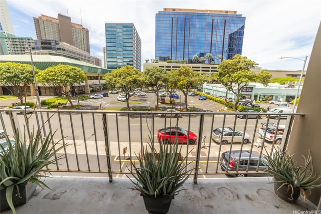 731 Amana Street 303, Honolulu, HI 96814