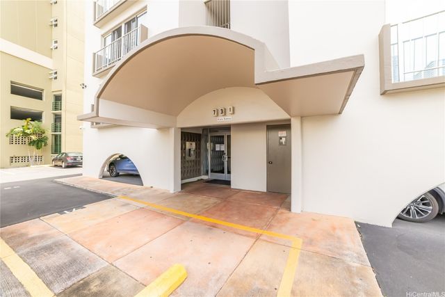 731 Amana Street 303, Honolulu, HI 96814