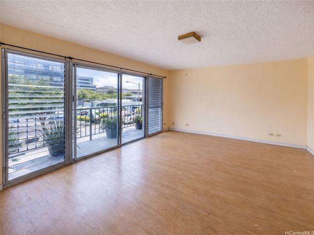 731 Amana Street 303, Honolulu, HI 96814