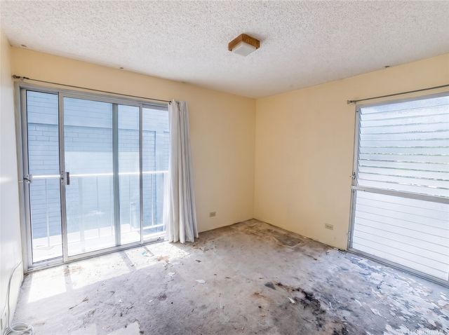 731 Amana Street 303, Honolulu, HI 96814