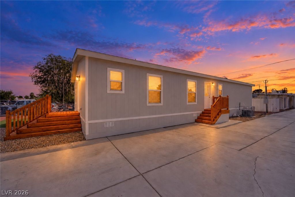 2253 Clinton Lane, Las Vegas, NV 89156 — photo 2