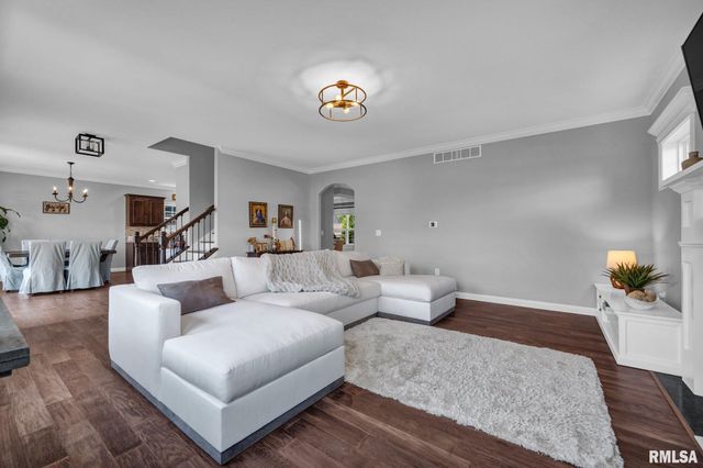 6218 W Clairemont Court, Edwards, IL 61528