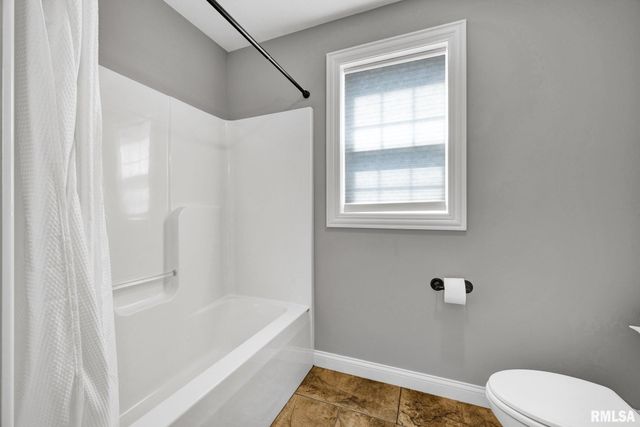 6218 W Clairemont Court, Edwards, IL 61528