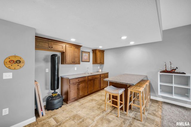 6218 W Clairemont Court, Edwards, IL 61528