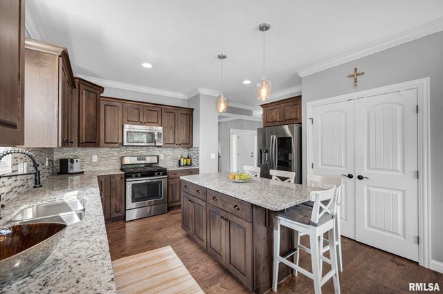 6218 W Clairemont Court, Edwards, IL 61528