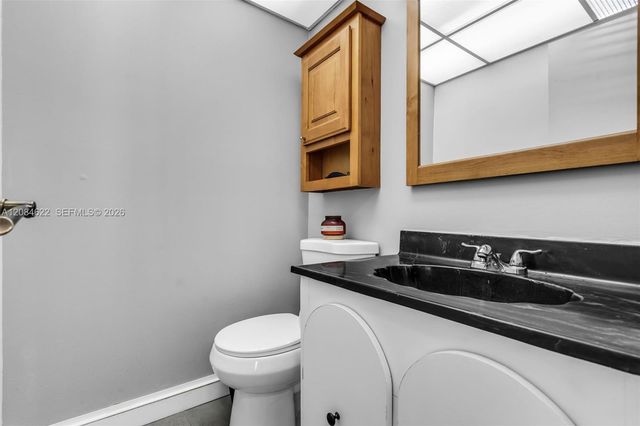 17620 Atlantic Boulevard 315, Sunny Isles Beach, FL 33160
