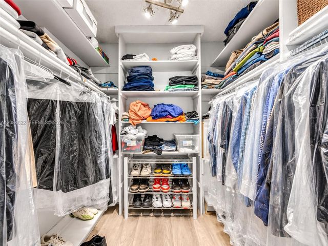 17620 Atlantic Boulevard 315, Sunny Isles Beach, FL 33160