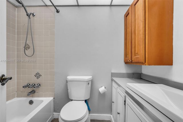 17620 Atlantic Boulevard 315, Sunny Isles Beach, FL 33160