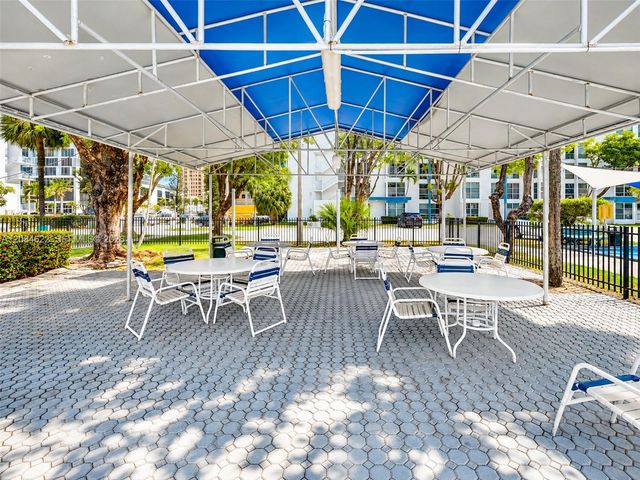 17620 Atlantic Boulevard 315, Sunny Isles Beach, FL 33160