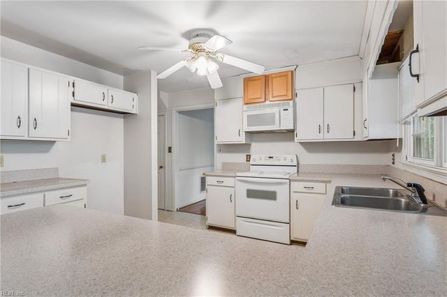 96 Anchorage DR, Newport News, VA 23602