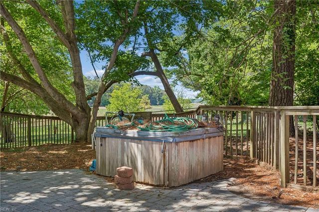 96 Anchorage DR, Newport News, VA 23602
