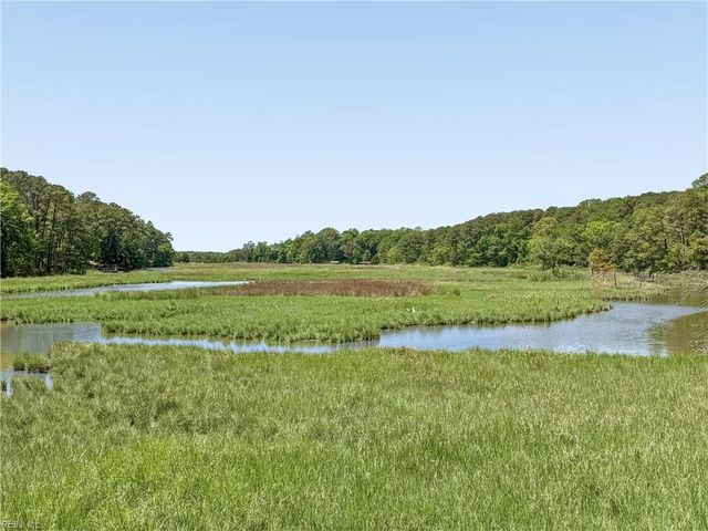 96 Anchorage DR, Newport News, VA 23602