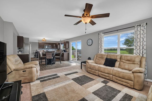 27337 W Deer Hollow Lane, Channahon, IL 60410