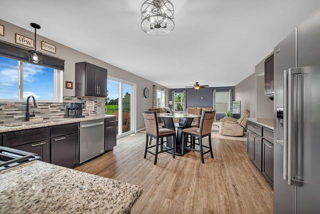 27337 W Deer Hollow Lane, Channahon, IL 60410