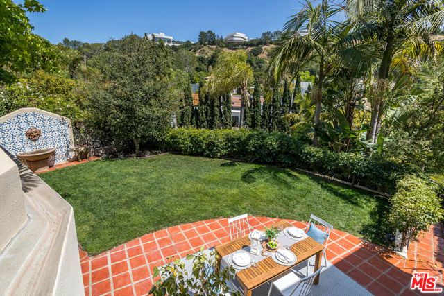 941 N Norman Place, Los Angeles, CA 90049