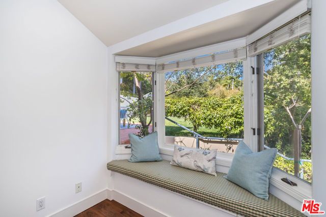 941 N Norman Place, Los Angeles, CA 90049