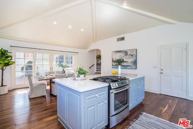 941 N Norman Place, Los Angeles, CA 90049