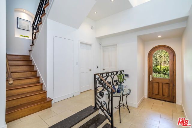 941 N Norman Place, Los Angeles, CA 90049