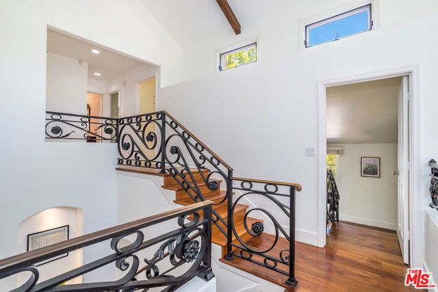 941 N Norman Place, Los Angeles, CA 90049