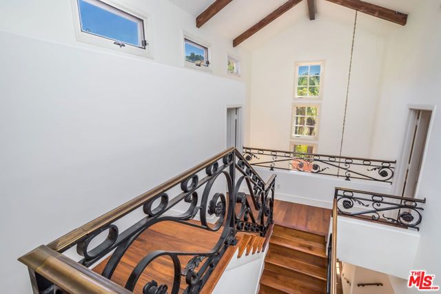 941 N Norman Place, Los Angeles, CA 90049