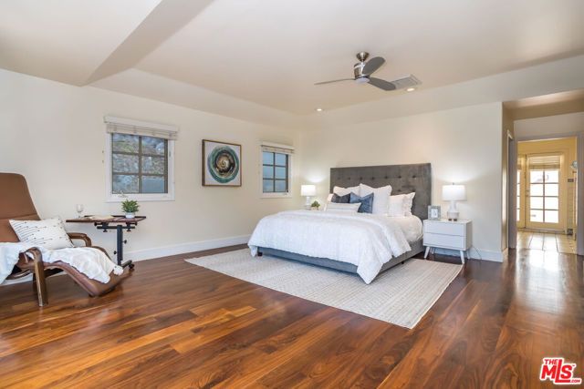 941 N Norman Place, Los Angeles, CA 90049