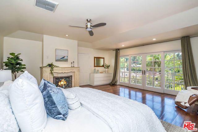 941 N Norman Place, Los Angeles, CA 90049