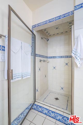 941 N Norman Place, Los Angeles, CA 90049