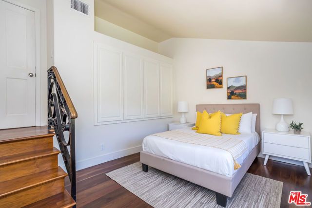 941 N Norman Place, Los Angeles, CA 90049