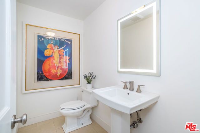 941 N Norman Place, Los Angeles, CA 90049