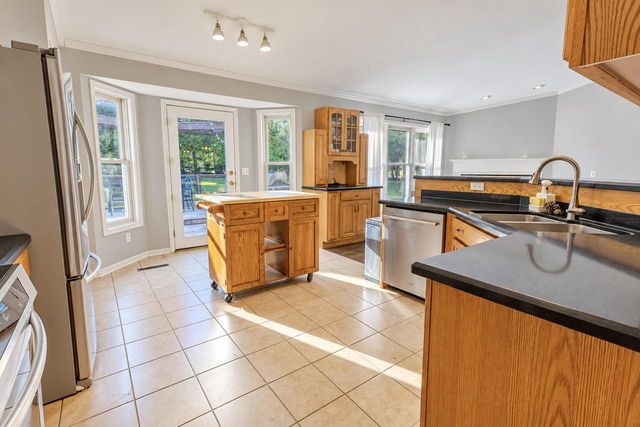 804 Jamesway DRIVE, Watertown, WI 53098
