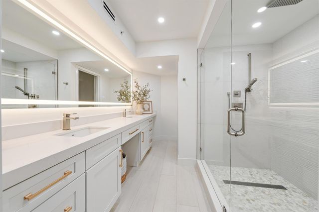 5250 N Ocean Drive 5s, Singer Island, FL 33404