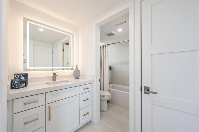 5250 N Ocean Drive 5s, Singer Island, FL 33404