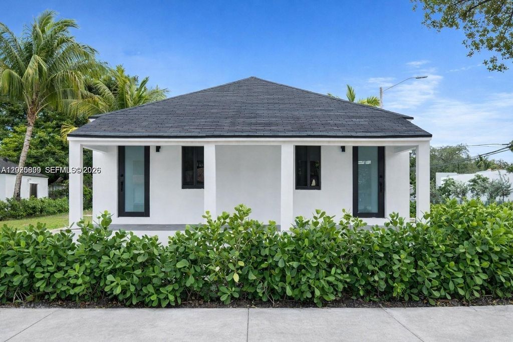 6901 NW 4th Ct A, Miami, FL 33150