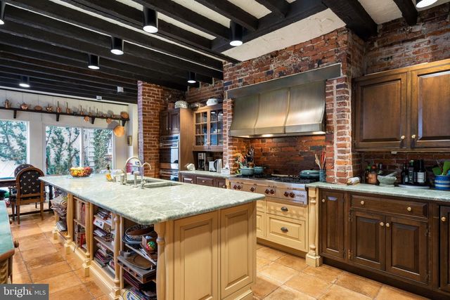 1017 CLINTON ST, Philadelphia, PA 19107