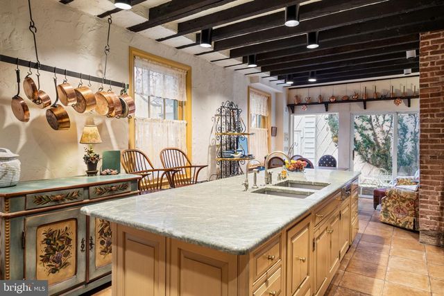 1017 CLINTON ST, Philadelphia, PA 19107