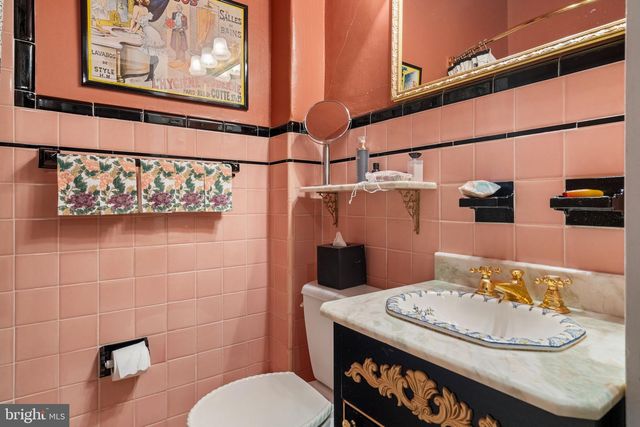 1017 CLINTON ST, Philadelphia, PA 19107