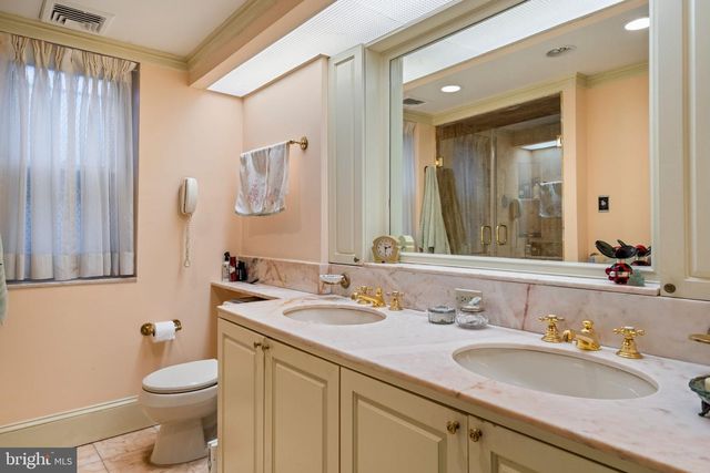 1017 CLINTON ST, Philadelphia, PA 19107