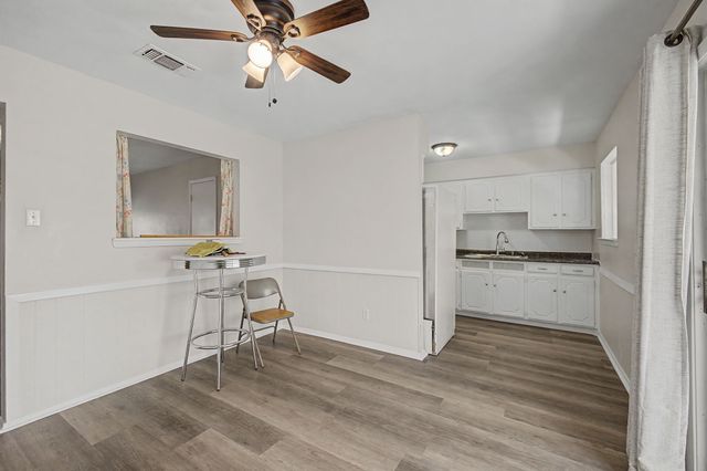 313 NW Jayellen Avenue, Burleson, TX 76028