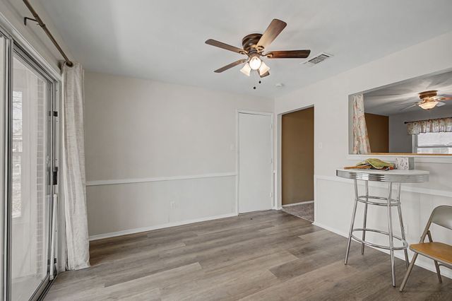 313 NW Jayellen Avenue, Burleson, TX 76028