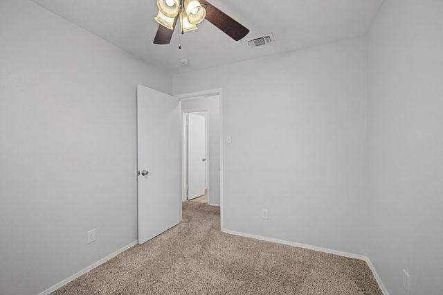 313 NW Jayellen Avenue, Burleson, TX 76028