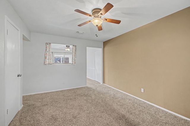 313 NW Jayellen Avenue, Burleson, TX 76028