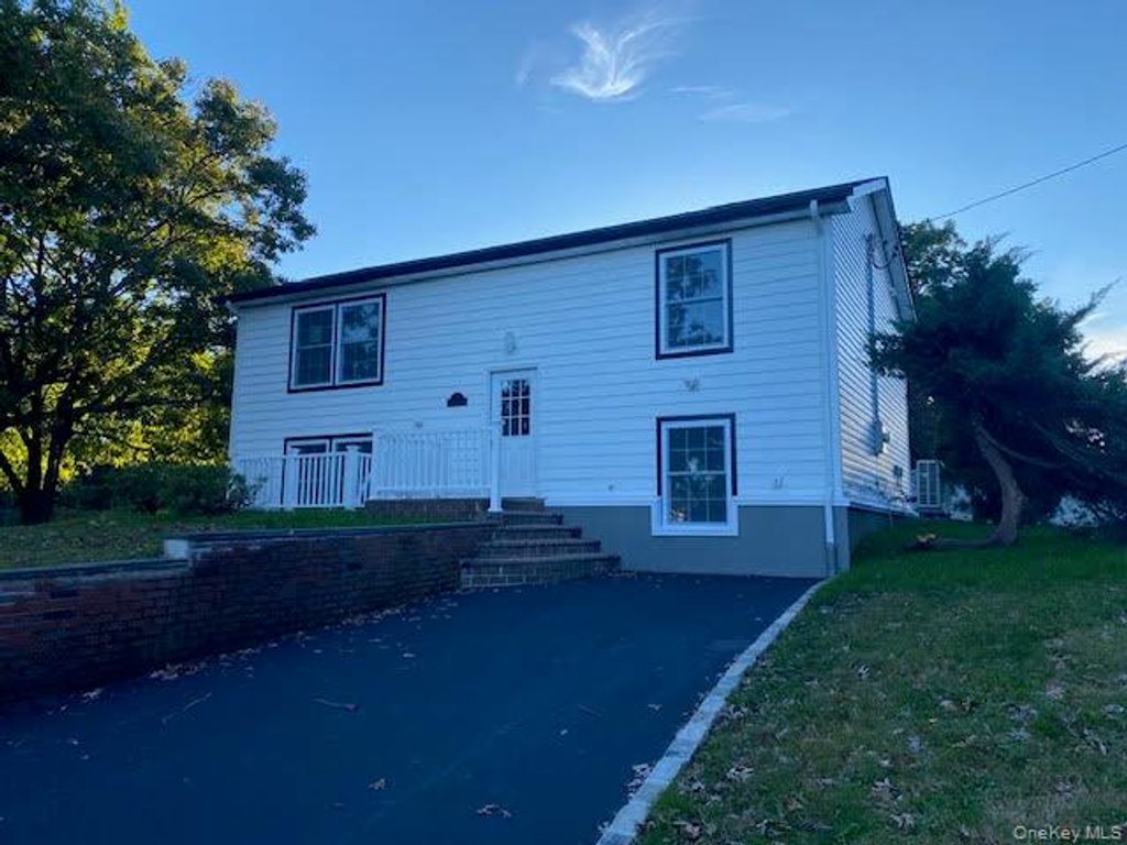 14 split cedar, Islandia, NY 11749 — exterior
