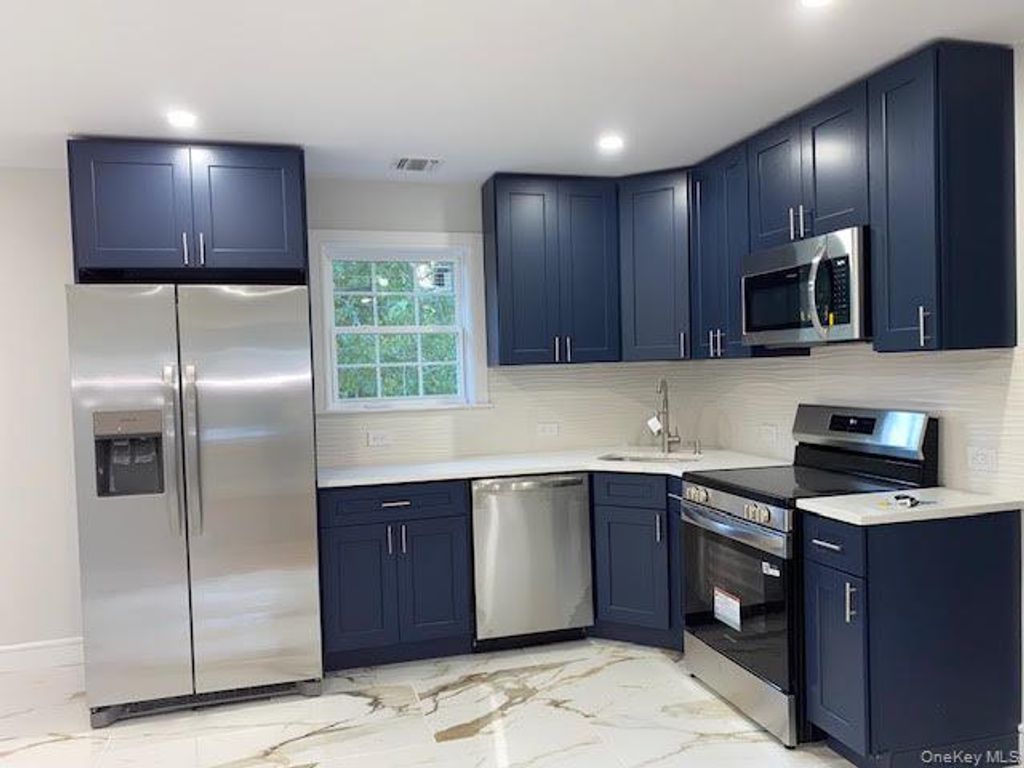 14 split cedar, Islandia, NY 11749 — photo 4